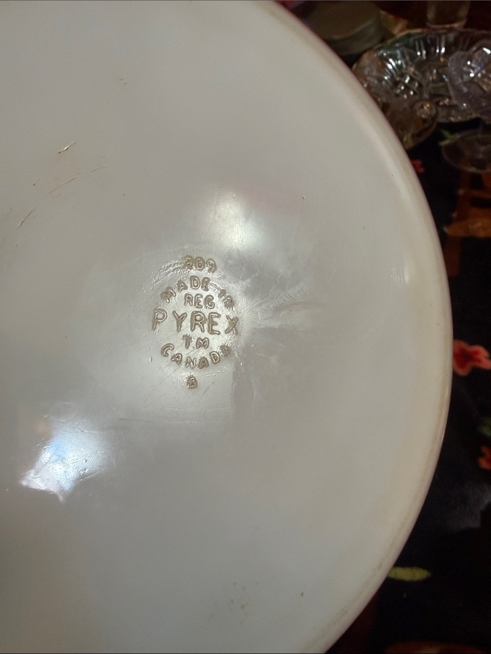 Canadian Red Pyrex Baking Dish - - Picture 3 of 3